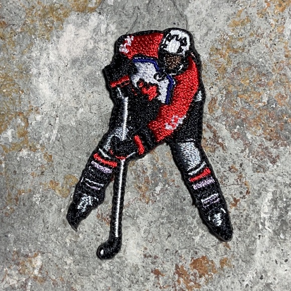 hockey player sew on patch - Picture 2 of 3